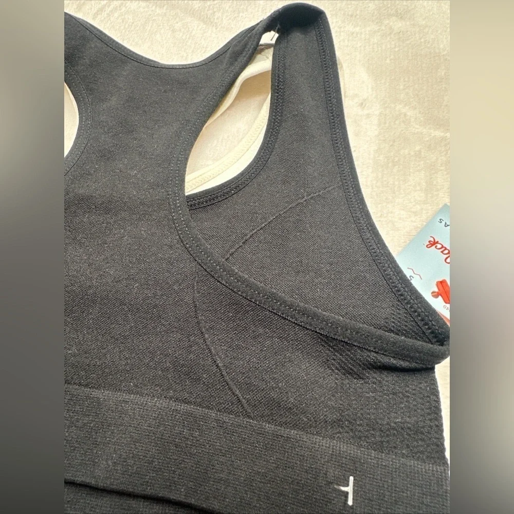 Cat & Jack Girls Sport bra seamless Pullover Black  & white 2pk Size S